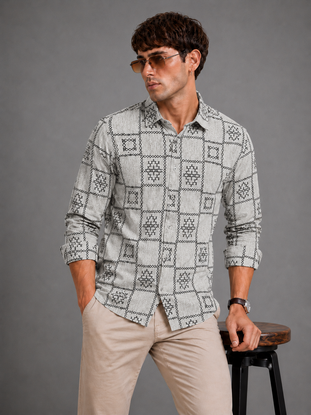 Men's Light Grey Geometric Pattern Casual Shirt
